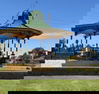 Davies Square Wallaroo - Holiday Find