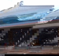 Heaths Old Wares and Collectables - Holiday Find