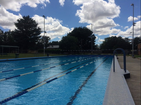 Yass Olympic Swimming Pool - Holiday Find 1