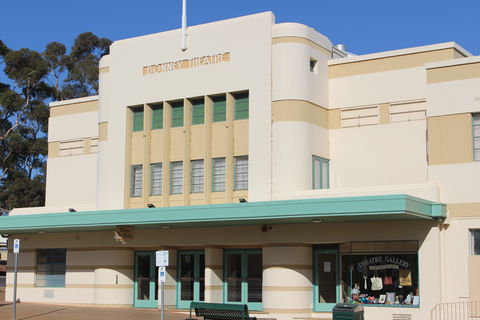 Bonney Theatre - Holiday Find 0