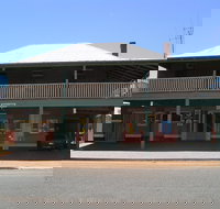 Fifield - Holiday Find