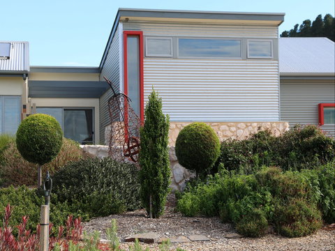 John Lacey's Studio And Green Tank Gallery - Holiday Find 0