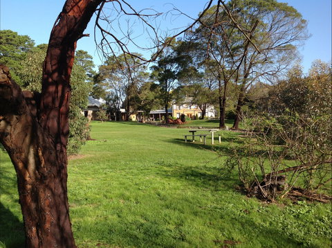 HIRL Hamilton Institute Of Rural Learning - Holiday Find 2