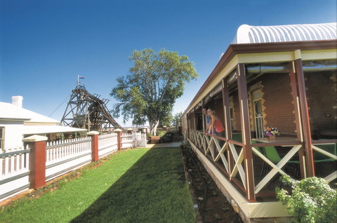 Hoover House - Holiday Find 1