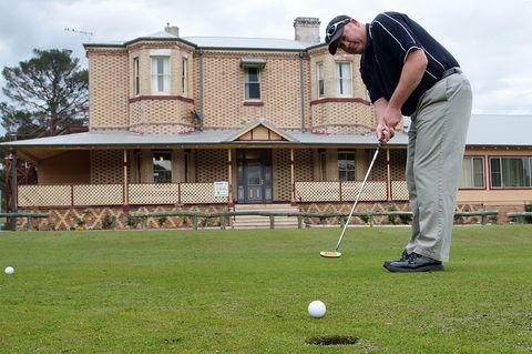 Lithgow Golf Club - Holiday Find 0