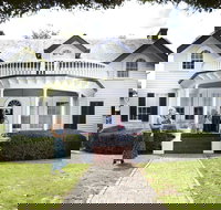 Mulberry Hill - Holiday Find