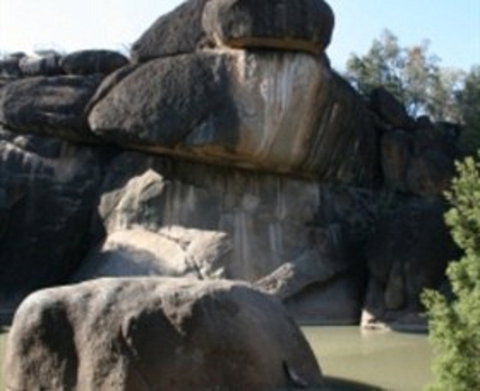 Cranky Rock Nature Reserve - Holiday Find 0