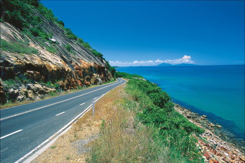 Great Barrier Reef Drive - Holiday Find 1