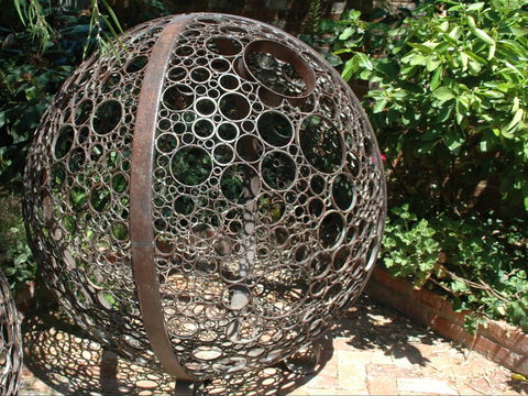 Arts Rutherglen Sculpture Trail - Holiday Find 2
