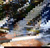 Lucindale Cemetery - Holiday Find