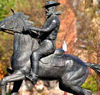 Thunderbolt's Statue and Constable Walker Memorial - Holiday Find