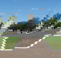 War Memorial and Heroes Avenue Roma - Holiday Find