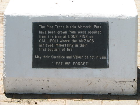 War Memorial And Heroes Avenue, Roma - Holiday Find 1