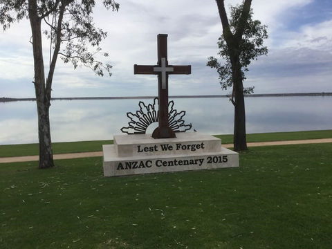 Anzac Centenary Cross - Holiday Find 0