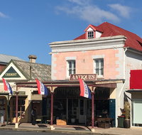 Braidwood Antiques - Holiday Find