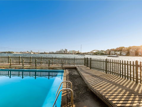 Maccallum Pool - Holiday Find 0