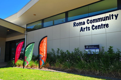 Roma On Bungil Art Gallery And The Walk Of Art - Holiday Find 0