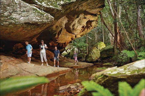 The Burnett Circle - Holiday Find 0