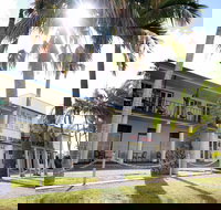 Theodore - Holiday Find