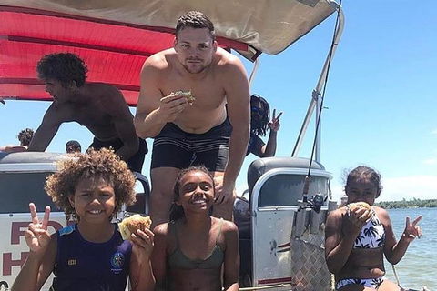 BBQ Boat Hire - Holiday Find 1