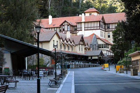 Jenolan Caves - Wildlife And Caves - Holiday Find 0