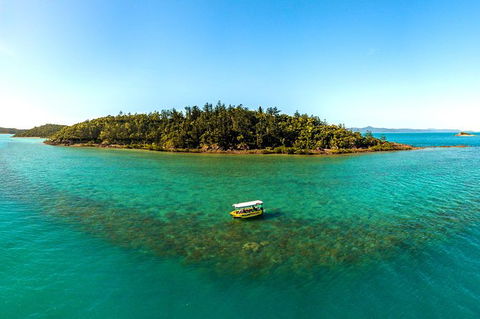 Airlie Beach Glass Bottom Boat Tour - Holiday Find 0