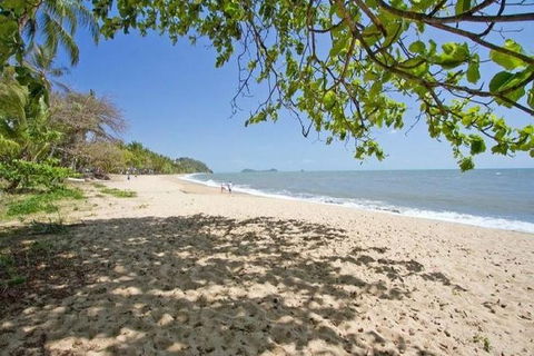 Airport Transfer - Palm Cove, Kewarra Beach & Trinity Beach To Cairns Airport - Holiday Find 3