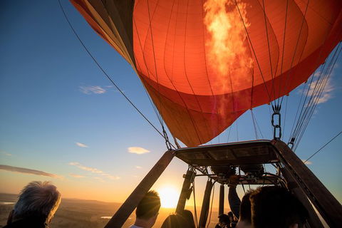 Hot Air Ballooning Brisbane Including Canungra Vineyards Breakfast - Holiday Find 1