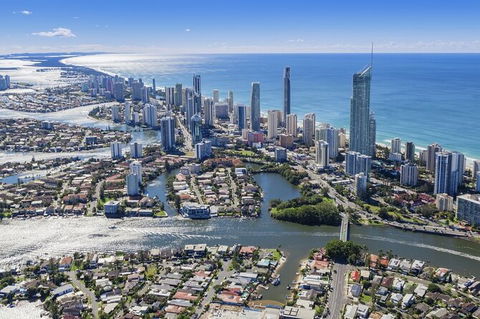 Departure Private Transfers From Gold Coast City To Gold Coast Airport OOL - Holiday Find 3