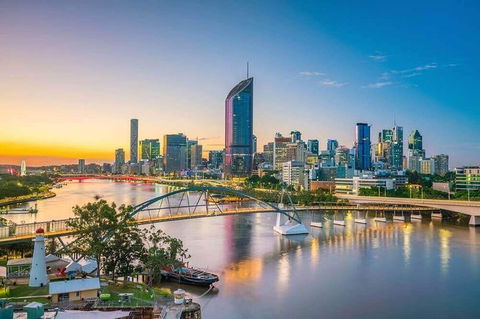 Brisbane Airport Transfers : Brisbane Airport BNE To Brisbane In Luxury Car - Holiday Find 5