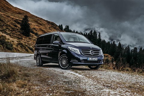 Van Service Melbourne Airport To CBD - Holiday Find 1