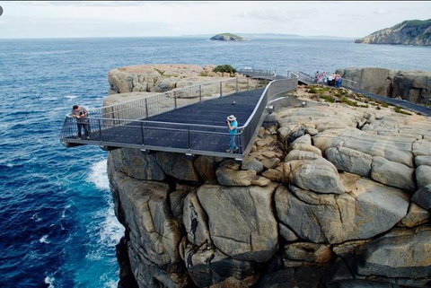 The Gap & Natural Wonders Guided Tour - Holiday Find 5