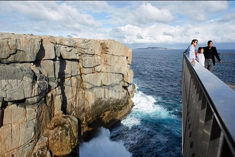 The Gap & Natural Wonders Guided Tour - Holiday Find 2