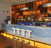 Pontoon Bar - Holiday Find