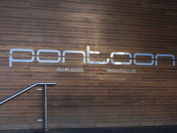 Pontoon Bar - Holiday Find 1