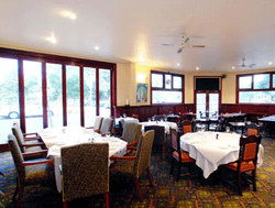 Albion Hotel Port Melbourne - Holiday Find 3