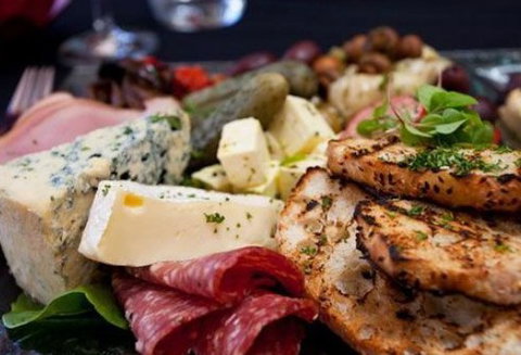 Latitude 21 Restaurant & Bar - Holiday Find 4