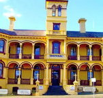 The Queenscliff Historic Royal Hotel - Holiday Find