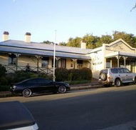 Earl of Spencer Historic Inn - Holiday Find