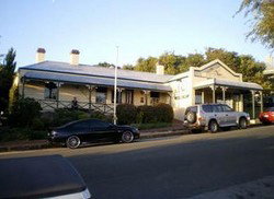 Earl Of Spencer Historic Inn - Holiday Find 0