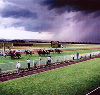 Hawkesbury Race Club - Holiday Find
