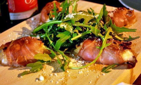 Via Napoli Pizzeria - Holiday Find 1