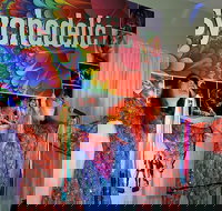 Psychedelic 70s Show The Retro Girls - Holiday Find