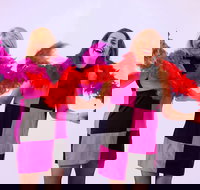 Swinging 60's Show  The Retro Girls - Holiday Find