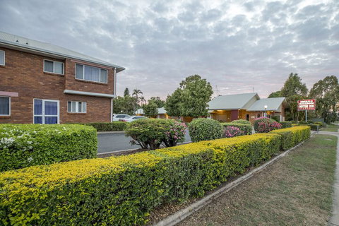 Emerald Maraboon Motor Inn - Holiday Find 1