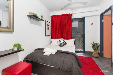 Arrival Accommodation Centre - Holiday Find 5