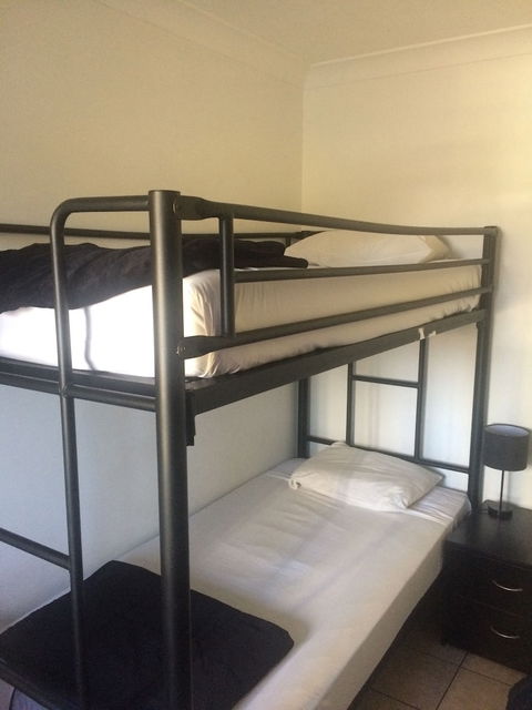 Arrival Accommodation Centre - Holiday Find 3