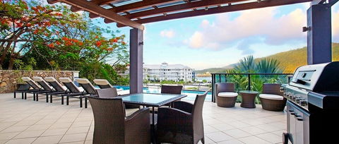 At Waterfront Whitsunday Retreat - Holiday Find 0