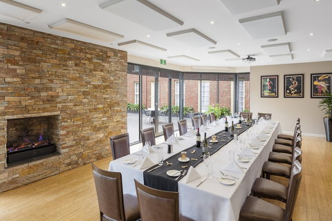 Canterbury International Hotel - Holiday Find 5