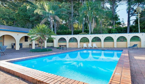 The Big Windmill - Holiday Find 6